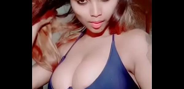  Desi hot tamil girl showing her boobs in front of social media. Indian hot girl